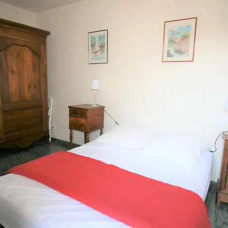 Дом отдыха Maison A : Et Commerces A Proximite, Jardin, 3 Chambres, Parking - Fr-1-22-343