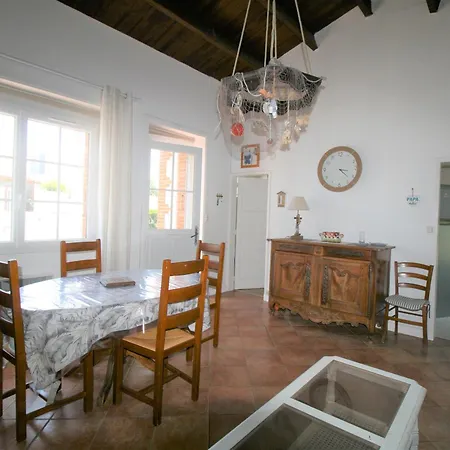 Maison A : Et Commerces A Proximite, Jardin, 3 Chambres, Parking - Fr-1-22-343 Дом отдыха