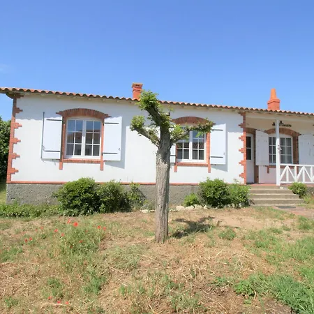 Maison A : Et Commerces A Proximite, Jardin, 3 Chambres, Parking - Fr-1-22-343 * Ла-Транш-сюр-Мер